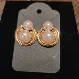 Vintage 1970s Earings with Faux perle and gold colour